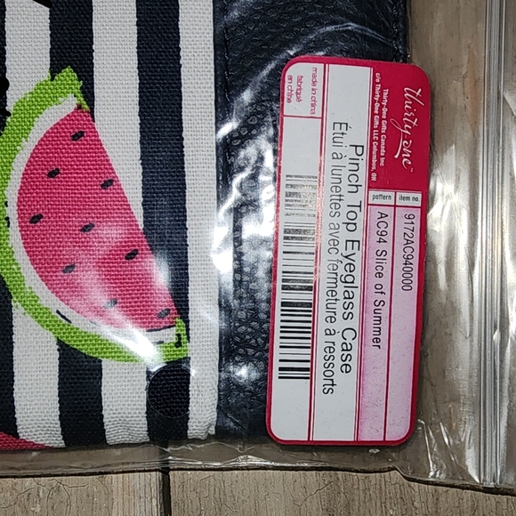 Thirty-One Slice of Summer Bundle of 3 Pinch Top Eyeglass, Cool Cinch, Mini Zip - Picture 3 of 4